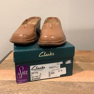 Clarks blossom natural wedge meets mule 8M